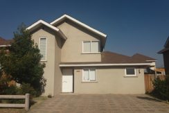 VENTA CASA 127 mts2 + DORMITORIO DE SERVICIO. CONDOMINIO LOS ARRAYANES, COLINA VENTA CASA 127 mts2 + DORMITORIO DE SERVICIO. CONDOMINIO LOS ARRAYANES, COLINA
